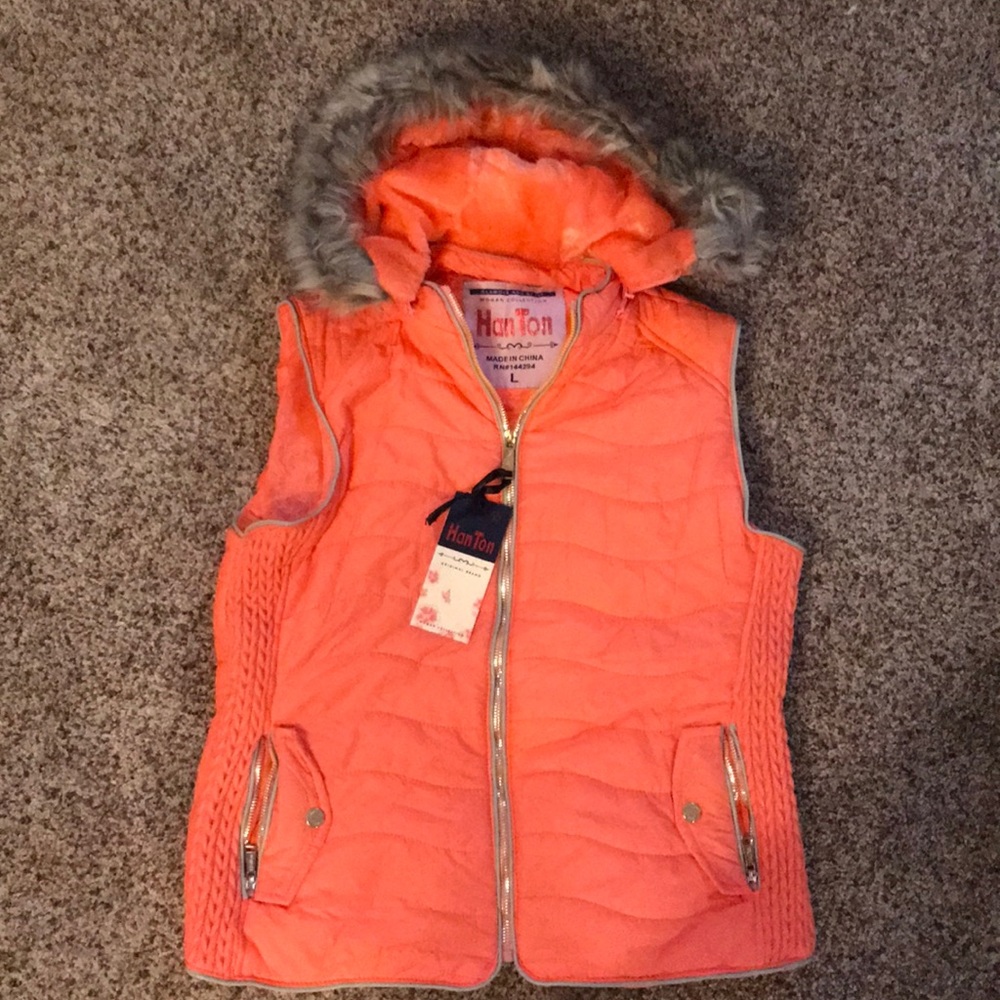 Women’s LG Han Ton coral vest